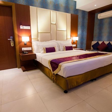 Aura Hotel Kalkutta Exterior foto