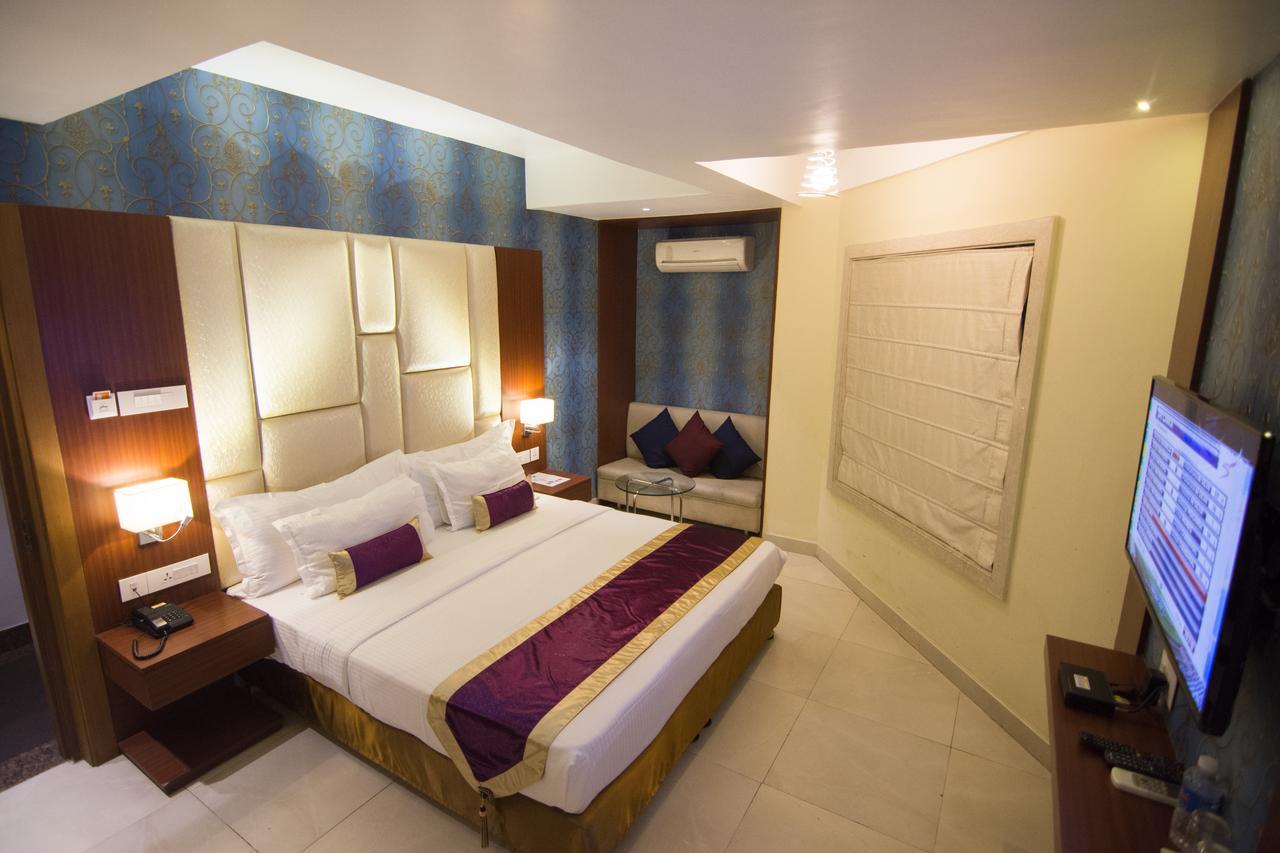 Aura Hotel Kalkutta Exterior foto